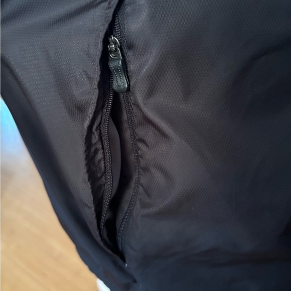 Georgian College Under Armour Shell jacket(unisex) - Picture 5 of 10